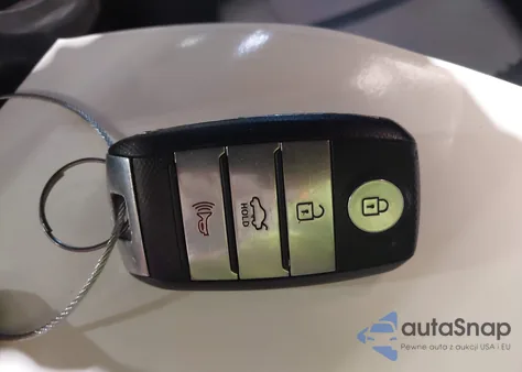 2019 Kia Optima S из США, поврежденный, VIN 5XXGT4L39KG284278